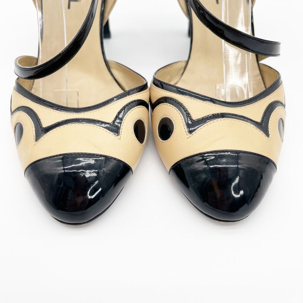 Chanel Vintage Beige Black Patent Leather Cap Toe CC Logo Strappy Heels EU 40 - Picture 6 of 16